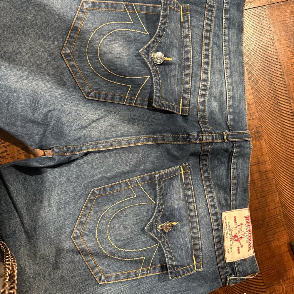 True Religion Classic Blue Jeans with Yellow Stitching Like new